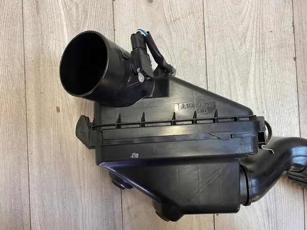 Mitsubishi Outlander III 2.2 Ilmansuodattimen Kotelo 197400-5200 image 3