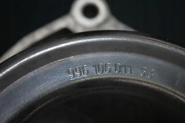 Porsche Boxster 2.7 Vattenpump 986 image 5