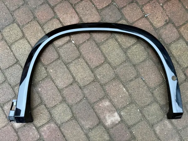 Protetor de roda OEM 57L853718A041 - Preto image 2