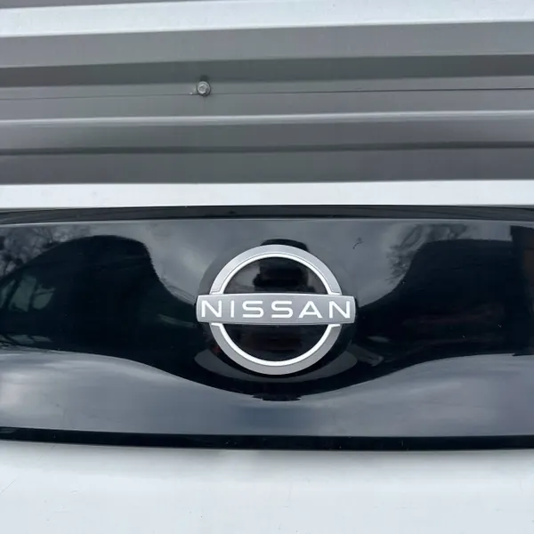 Nissan Leaf II Bagageluckstrim OEM 908105SH0A image 4