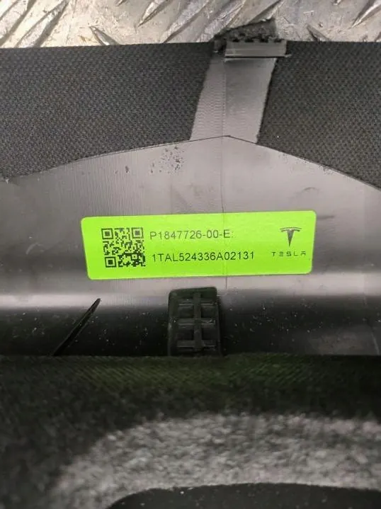 Tesla Model 3 2025 Bagageutrymmeshylla OEM P184772600E image 3
