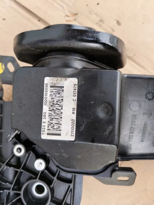 Oljefylltapp OEM 152577731R för Nissan Navara D23 image 3