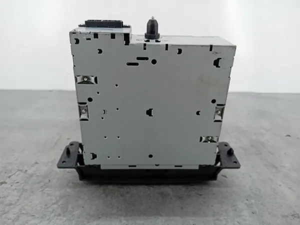 Changer CD d'occasion OEM P05094031AA pour Chrysler Pacifica image 8