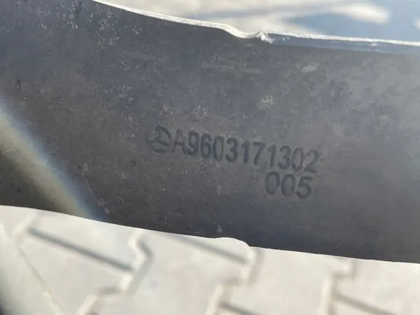 Suspension de cabine Mercedes Actros OEM A9613106355 image 7
