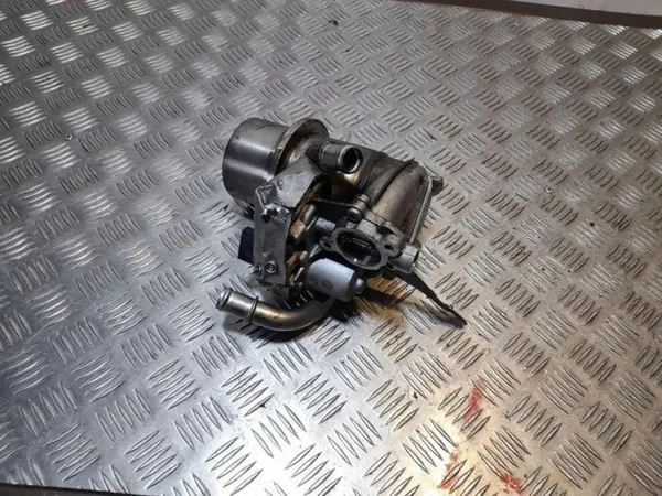 Refroidisseur EGR d'occasion OEM 04L131512L VW Passat B7 image 2