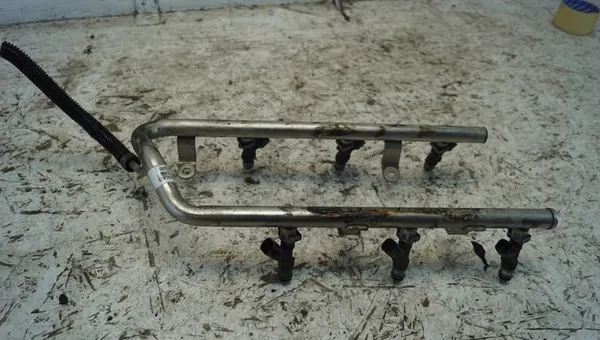 Rampe de carburant Chrysler 300C 3.5 B image 3