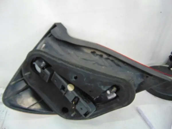 MERCEDES C-KLASA C180 COUPE 2001 LUZ TRASERA DERECHA A 203 820 06 64 image 4