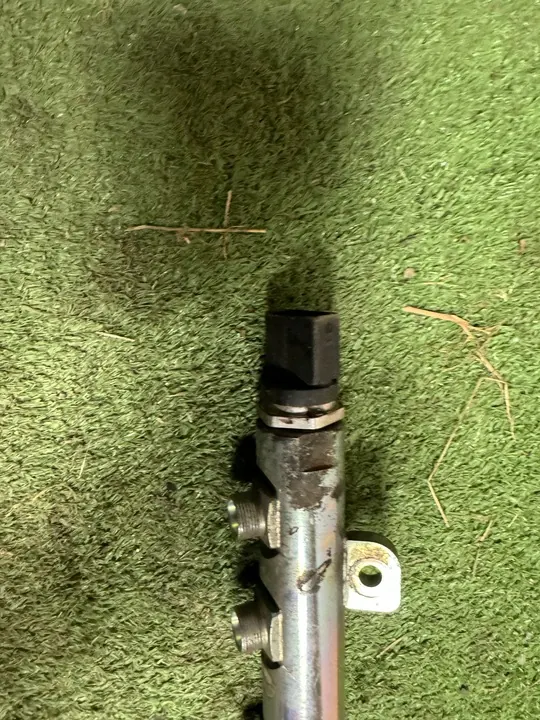 Brandstofrail Mercedes Sprinter W906 2.2d A6460701895 image 3