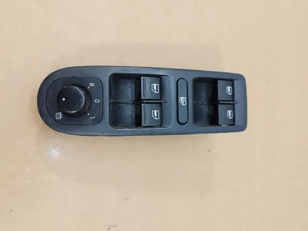 Fensterschalter X4 VW Golf VI 6 HB image 2