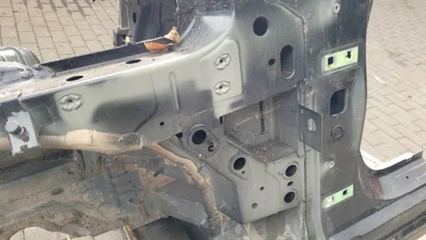 MERCEDES EQE 350+ Longeron Quart Gauche Avant OEM image 6