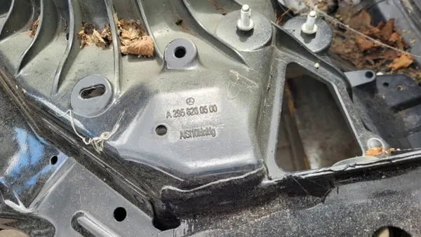 MERCEDES EQE 350+ Longeron Quart Gauche Avant OEM image 9