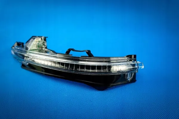 Spiegelrichtingaanwijzer Audi Q7 SQ7 OEM 4M0949101 image 3