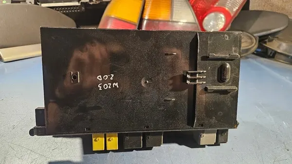 Sulake- ja relemoduuli MERCEDES W203 C-luokka 2.0 5DK00797420 image 5