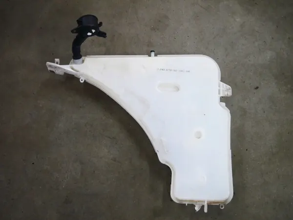 BMW F34 F30 F22 F20 F21 Pesunesteen säiliö 7241679 image 2