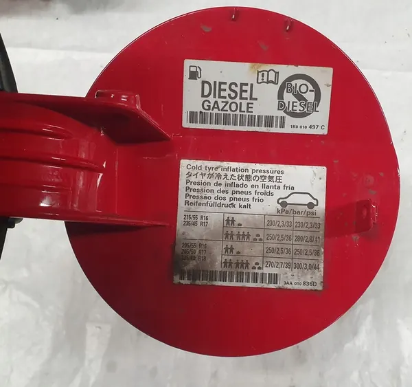 Bränsletanklock höger Volkswagen Passat B7 OE 3AE809857 image 3