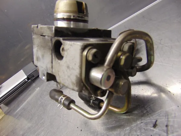 Bomba de combustible Mitsubishi OEM MD367150/E3T10371 image 5