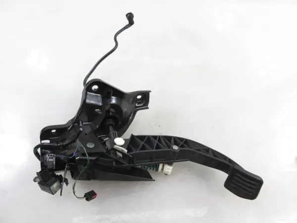 Kopplingspedal OEM PEDAŁ SPRZĘGŁA FORD S-MAX I (WA6) image 2