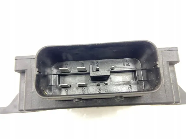 Mazda DCDC Spannungssteuermodul PE03-18572 image 3