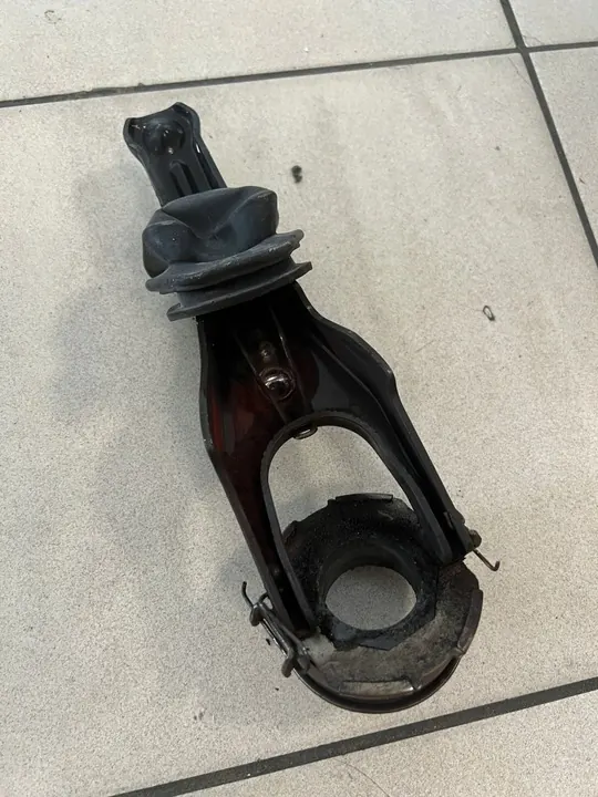 SUBARU BRZ TOYOTA GT86 Fourche d'embrayage avec roulement image 2