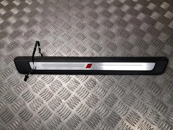Audi Q5 dörrtröskel OEM 80A947418E Höger fram image 2