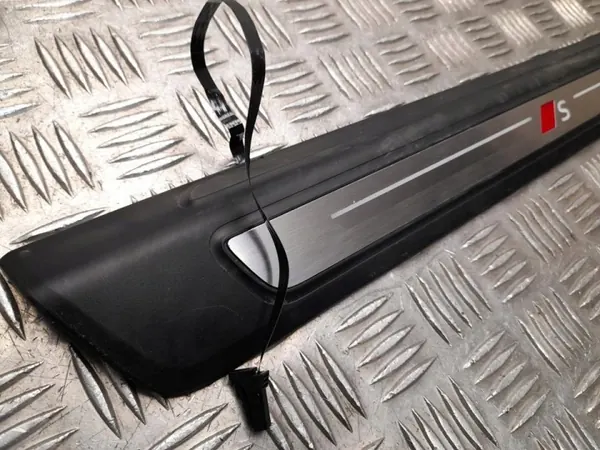 Audi Q5 dörrtröskel OEM 80A947418E Höger fram image 4