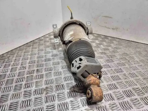 Taka-oikea ilmaiskutin OEM 7L0512345 VW Touareg image 3