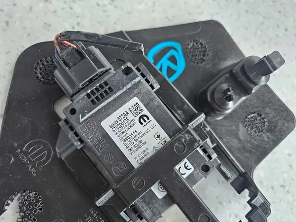 Jeep OE 68629522AA dodehoek sensor rechts image 3