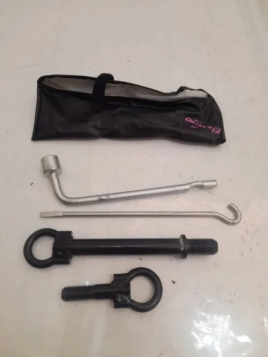 Clé de roue Mitsubishi OEM 5085A148 - Occasion image 2