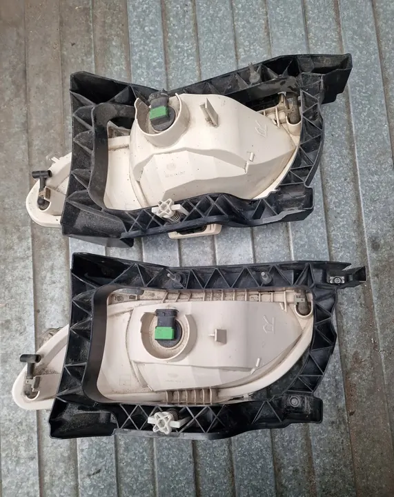 Lâmpada Halógena Frontal Direita DAF XF 106 Euro 6 image 2