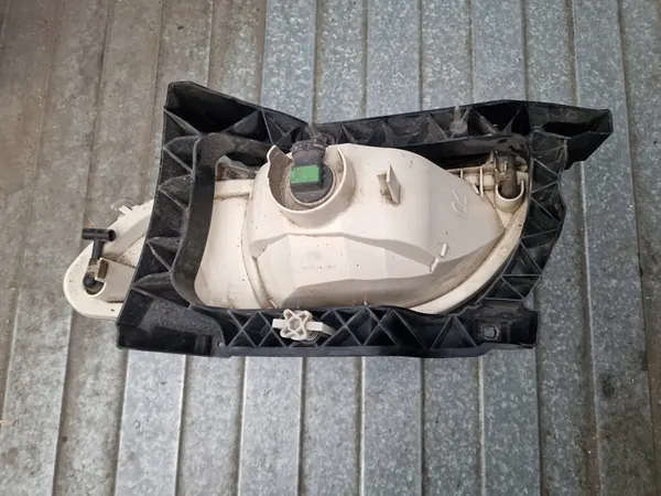 Lâmpada Halógena Frontal Direita DAF XF 106 Euro 6 image 5