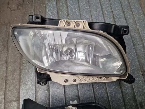 Lâmpada Halógena Frontal Direita DAF XF 106 Euro 6 image 8