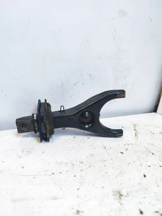 Fourchette Embrayage OEM 30531G2300 Maverick Terrano II image 2