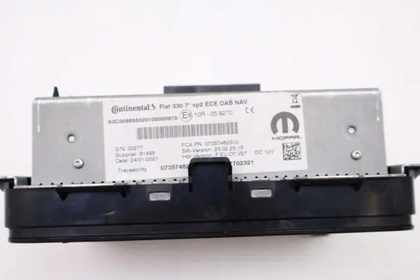 Fiat 500L Radio Navigointinäyttö OEM 07357462510 image 10