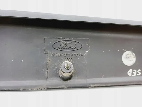 Moldura de ventana trasera izquierda Ford Sierra 87BBF280K97 image 2