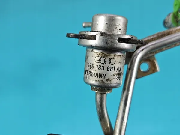 Rampa carburante Audi A6 C5 2.4 V6 1997-2001 image 7