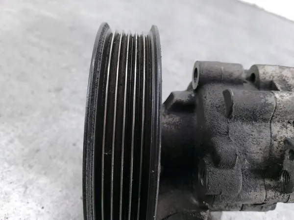 Bomba de direção assistida Alfa Romeo 159 1.9 JTDM OEM image 4