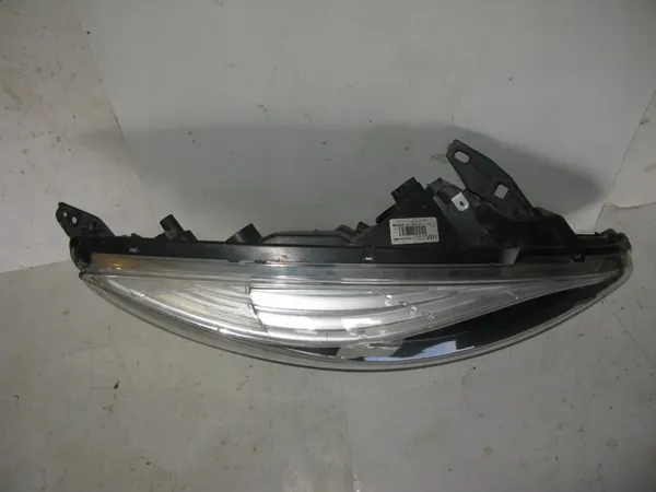 Oikea ajovalaisin Renault Scenic III 2012-17 OEM 260108453R image 6