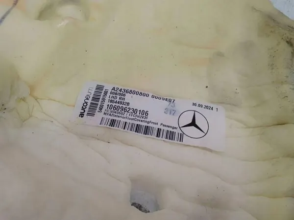 Mercedes-Benz sisämatto OEM A2436800800 image 6
