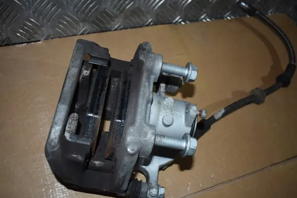 Takana vasen jarrusatula Mercedes W167 X167 image 4