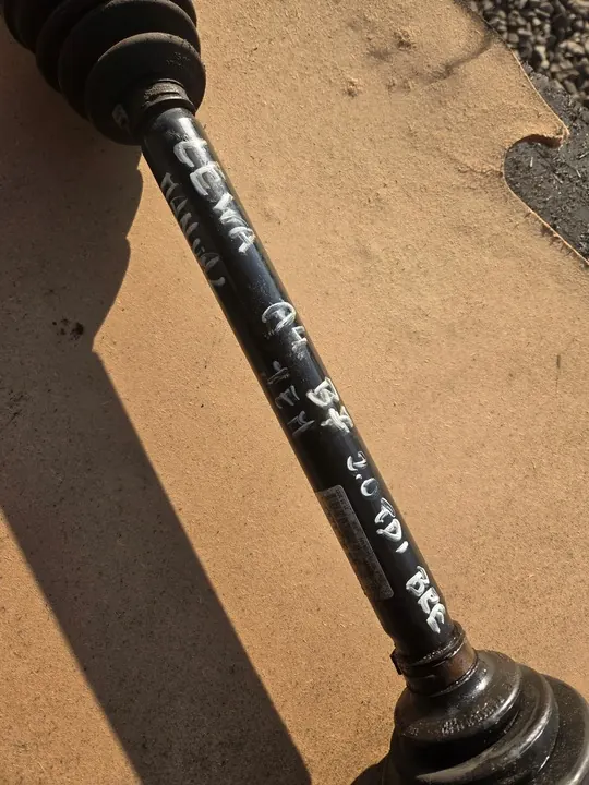 Audi A4 B7 Arbre de Transmission Avant Gauche 2.0 TDI OEM 8E0407271AT image 2