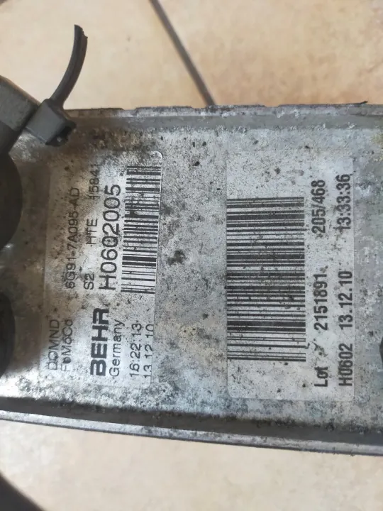 Refroidisseur d'huile Volvo OEM 8G91-7A095-AD V70 III/S80 II image 3