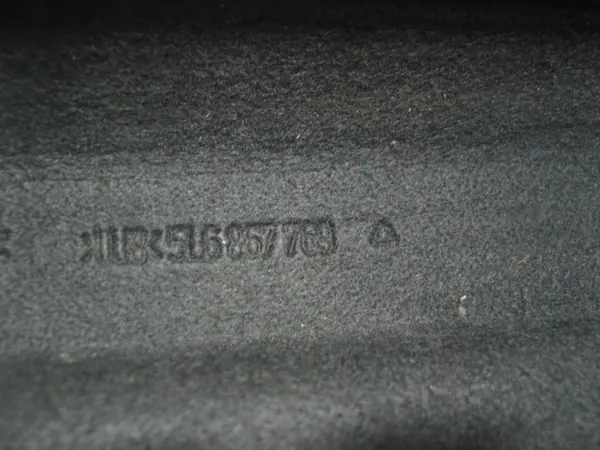 Étagère coffre arrière OEM 5L6867769 pour Skoda Yeti 5L image 8