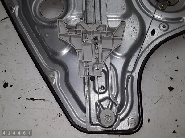 Regulador de ventana Kia Venga OEM 834801P000 - Usado image 6