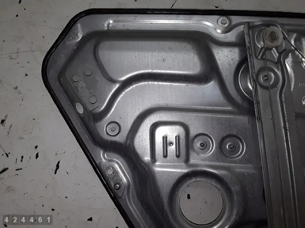 Regulador de ventana Kia Venga OEM 834801P000 - Usado image 8