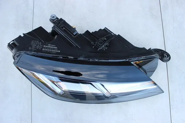 Farol esquerdo VW Golf VII 2017-2020 5G1941081 image 2