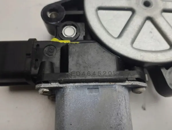 Tesla Model S 2014 vasen kattoluukku moottori OEM ED464520 image 5