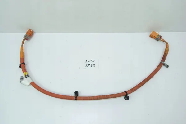 Cable cargador Maxus OEM c00116682 - Usado image 4