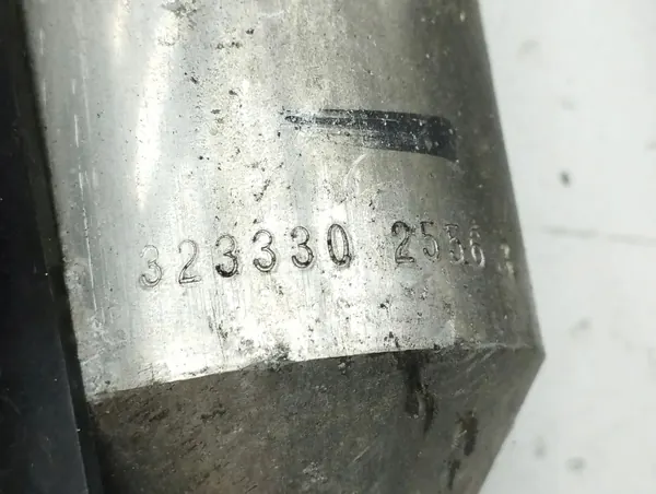 Secador de aire A/C Chrysler OEM 323330 - Usado image 5