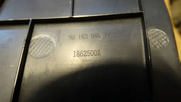 Citroen DS7 Crossback Vänster Tunnelöverdrag OEM 9816304677 image 3