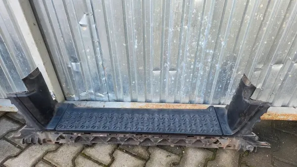 Grille de marche MAN OEM 81416146012 - État utilisé image 2